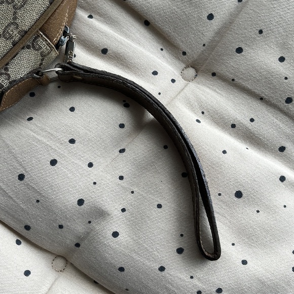 Authentic Vintage Gucci Plus Clutch - Picture 5 of 9